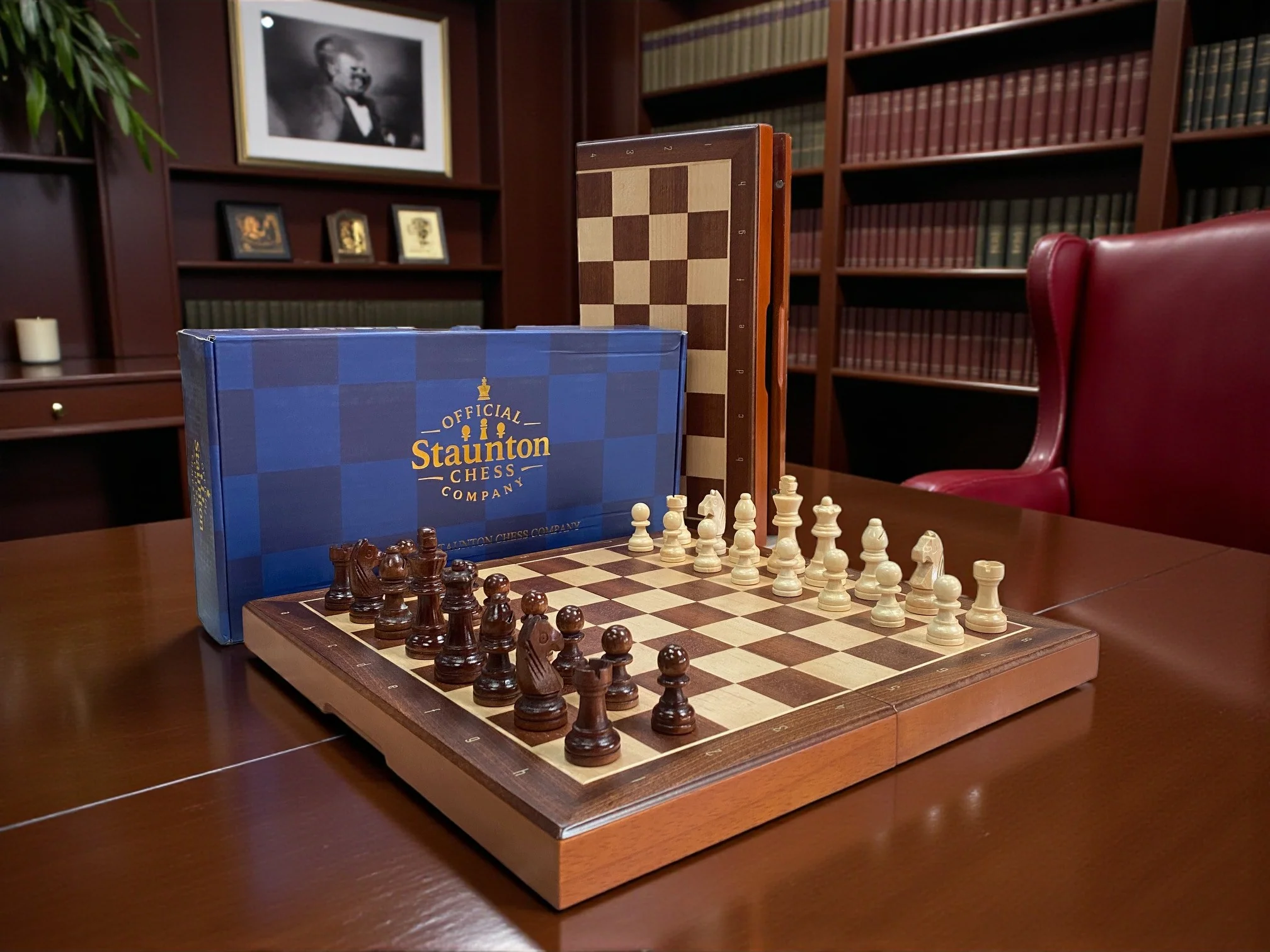 13 Inch Economy Mahogany and Maple Magnetic Chess Set - Image 3