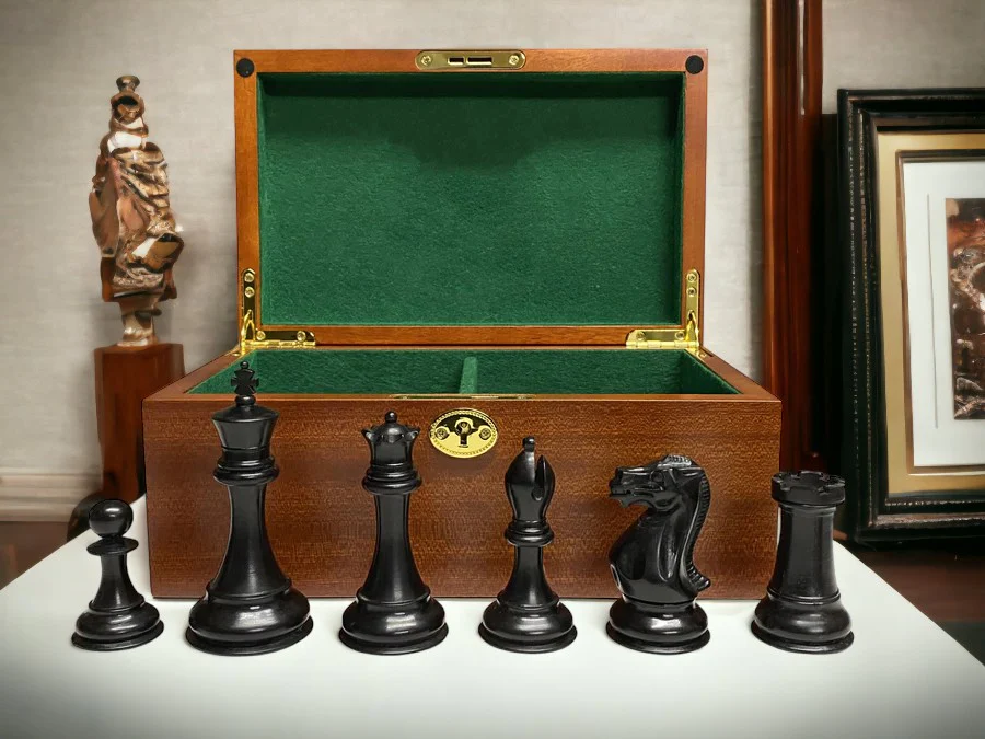 Antique Staunton Collectors Series Chess Men & Box - Image 3