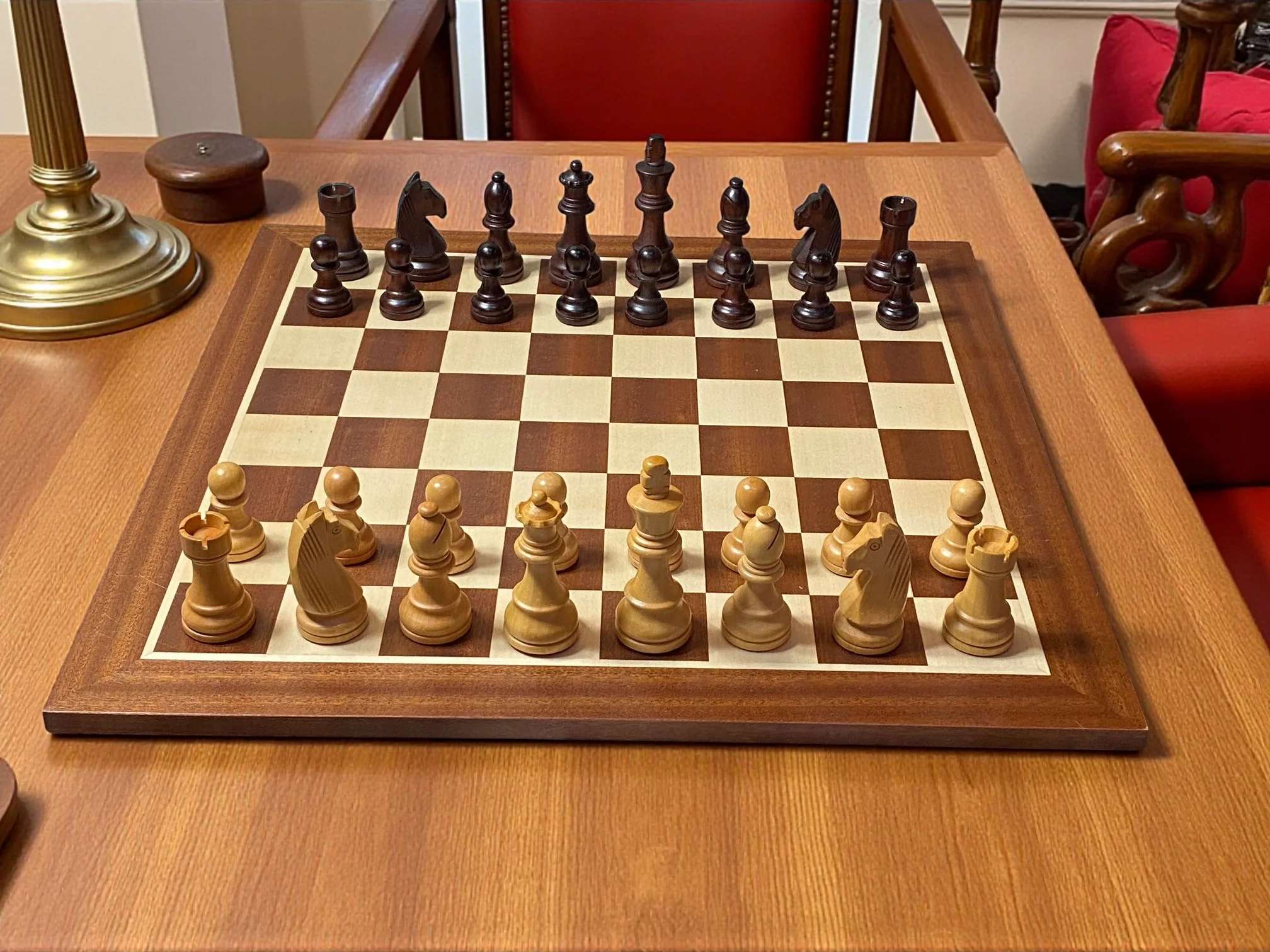 3.9 Inch Grandmaster Brown Mahogany Chess Set & Mahogany Box - Image 3
