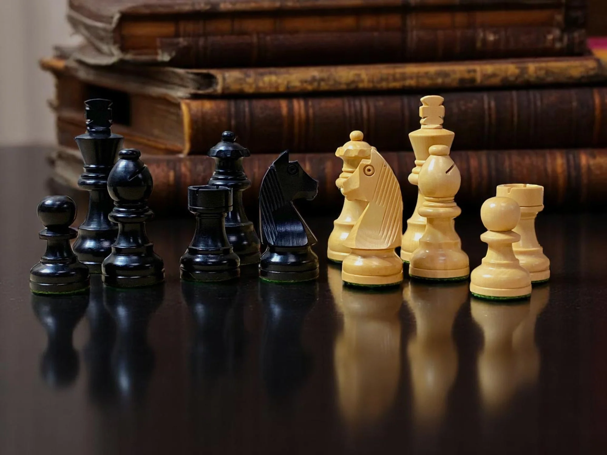 3 Inch Club Classic Ebonised Chess Pieces - Image 4