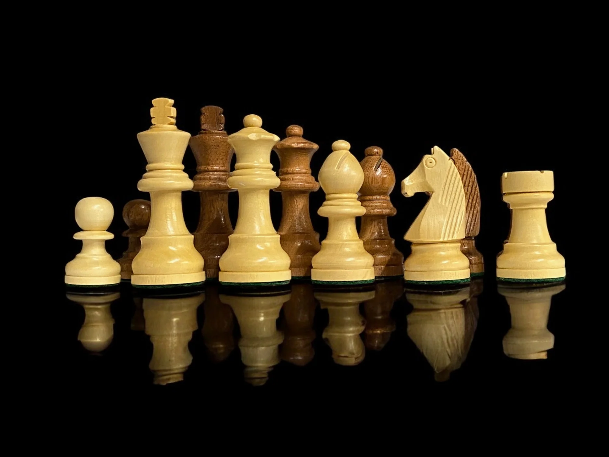 3" Staunton Classic Acacia Chess Pieces - Image 4