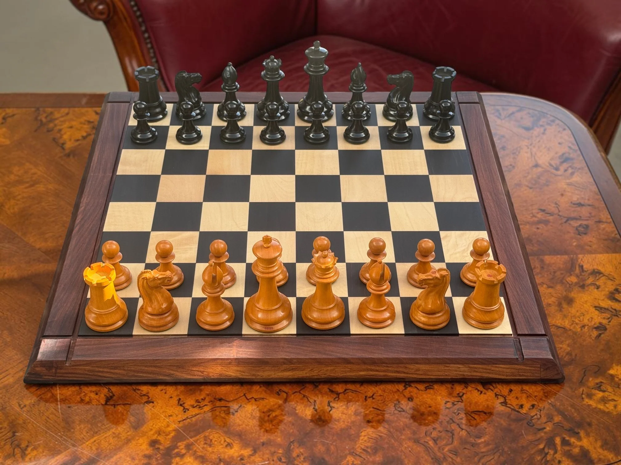 4.4" 1850 Antique and Ebony Chessmen – Deluxe Mahogany Box & Ebony Rosewood Board - Image 2