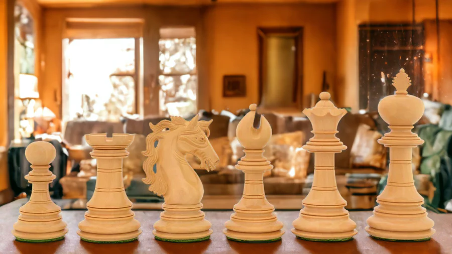 4.4" King Charles Redwood & Boxwood Luxury Chess Pieces - Image 4