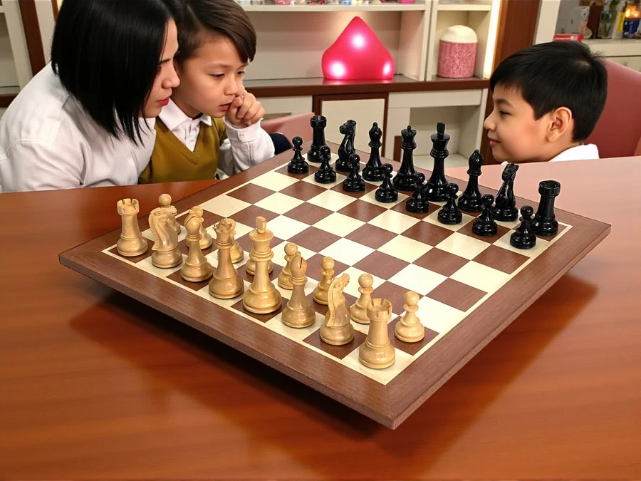 Black Winchester Staunton Mahogany Chess Set & Box - Image 4