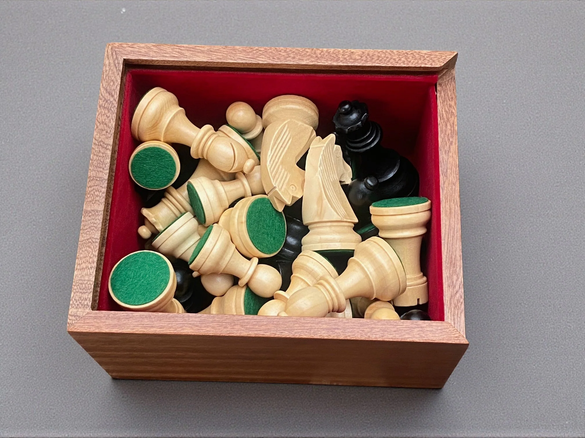 3.75" Grandmater Black Mahogany Deluxe Chess Set and Slide Lid Box - Image 16