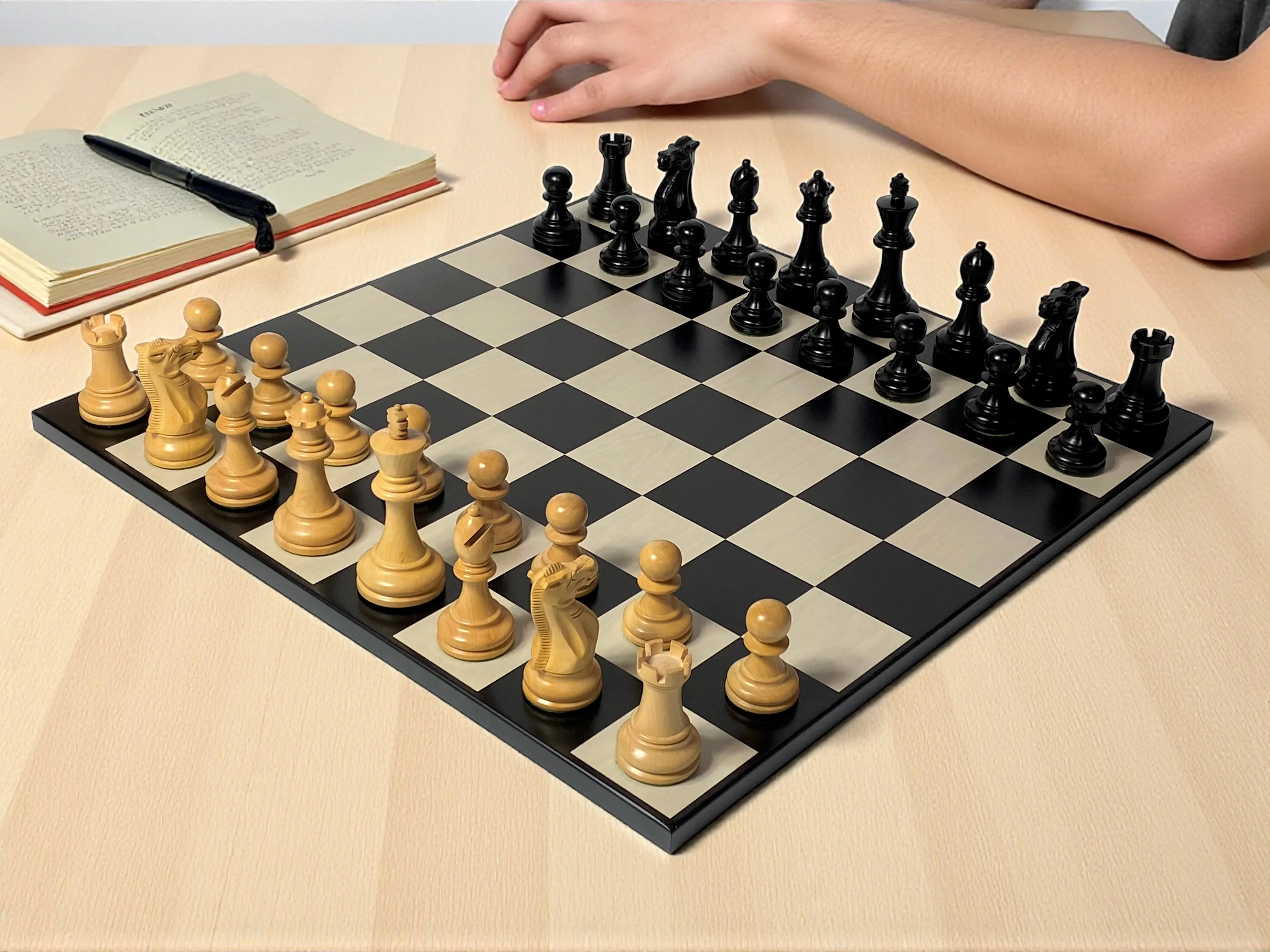 Contemporary Anegre Winchester Chess Set & Vinyl Box - Image 3