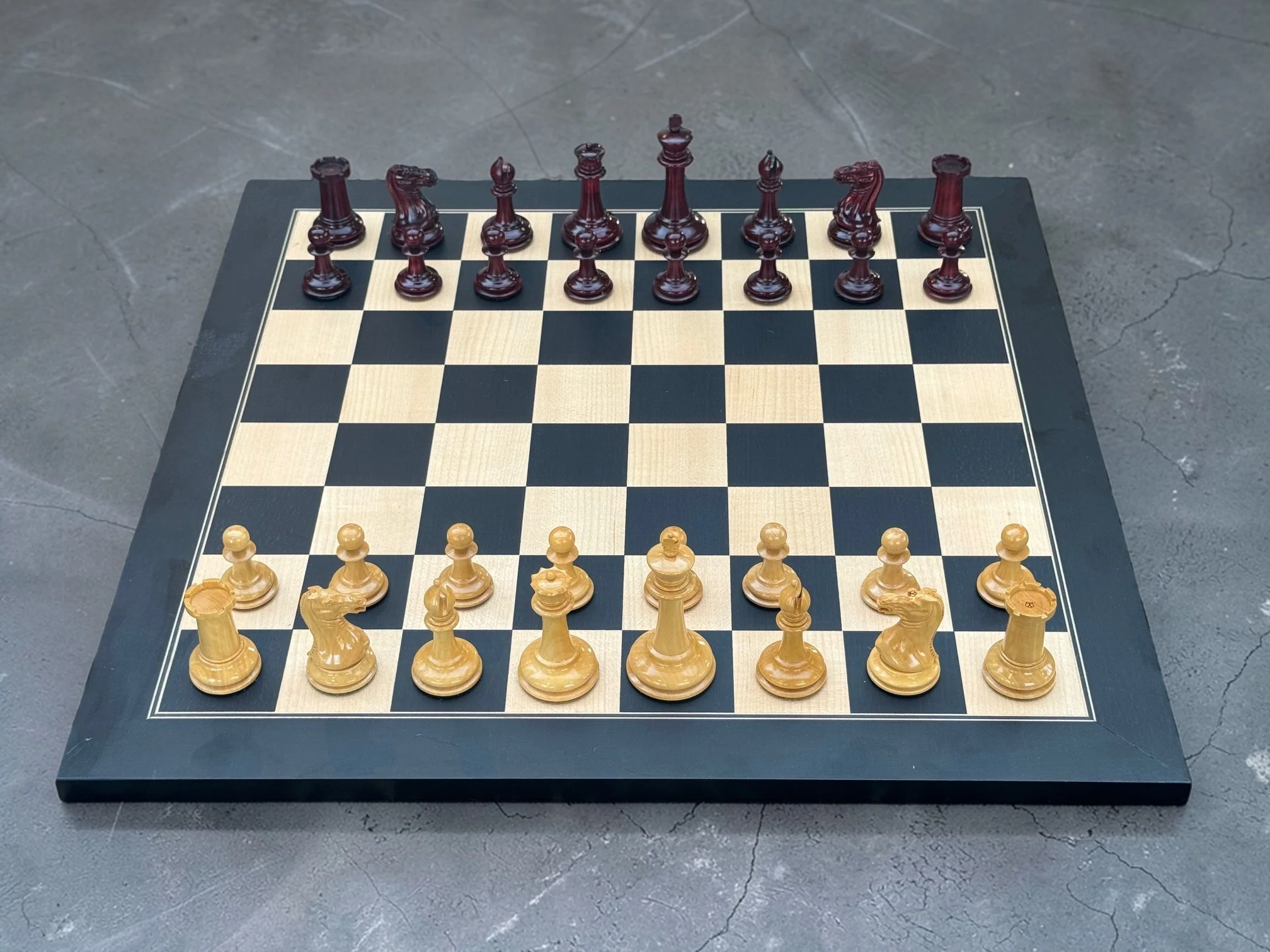 Cooke 3.5" Claret Lacquered Chessmen- 52cm Anegre Deluxe Chessboard & Vinyl Box - Image 5