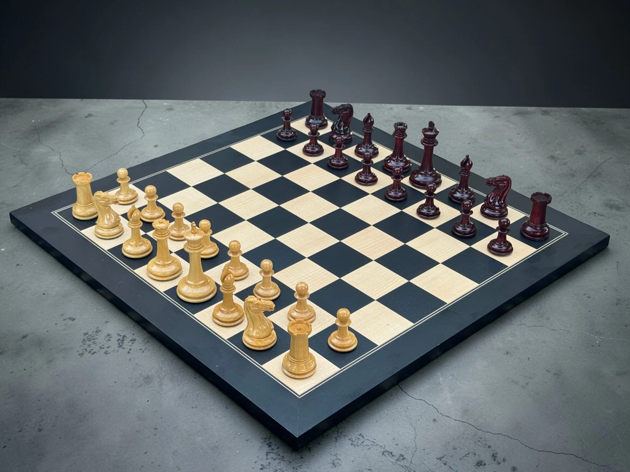 Cooke 3.5" Claret Lacquered Chessmen- 52cm Anegre Deluxe Chessboard & Vinyl Box - Image 6