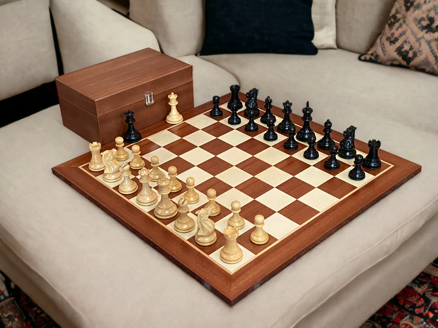 Black Elite Players Mahogany Chess Set Combination - Image 4