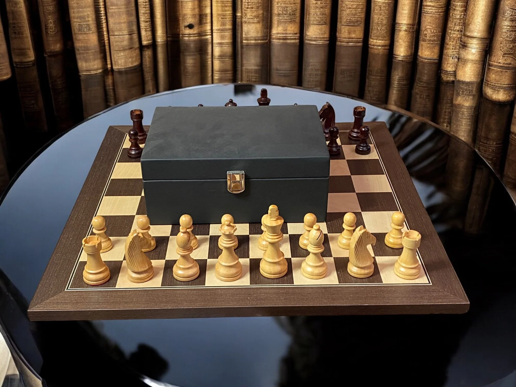 Grandmaster Chess Set – 4" Burgundy & Natural Pieces with 20" Wenge Board & Vinyl Box - Image 2