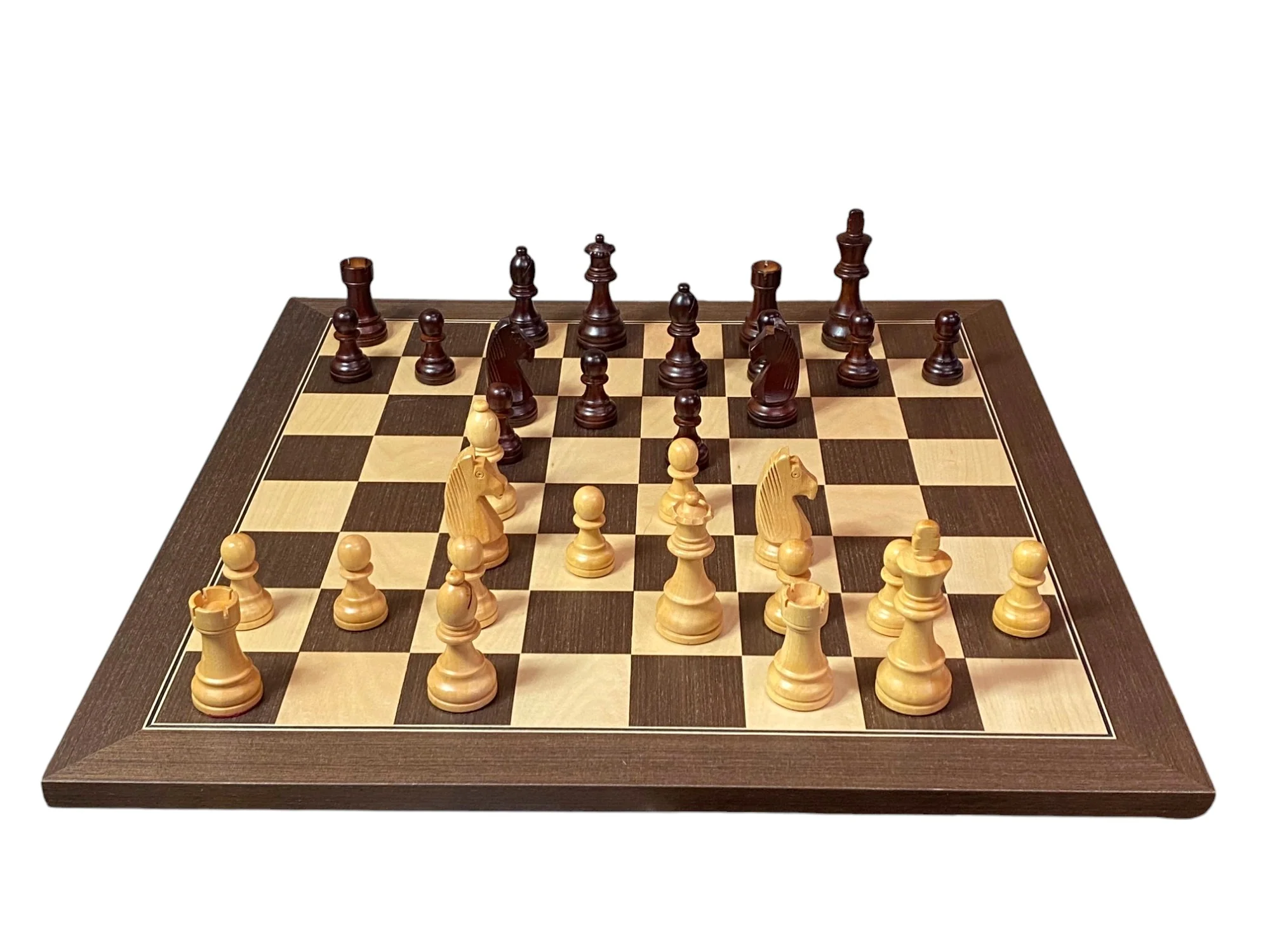 Grandmaster Chess Set – 4" Burgundy & Natural Pieces with 20" Wenge Board & Vinyl Box - Image 4