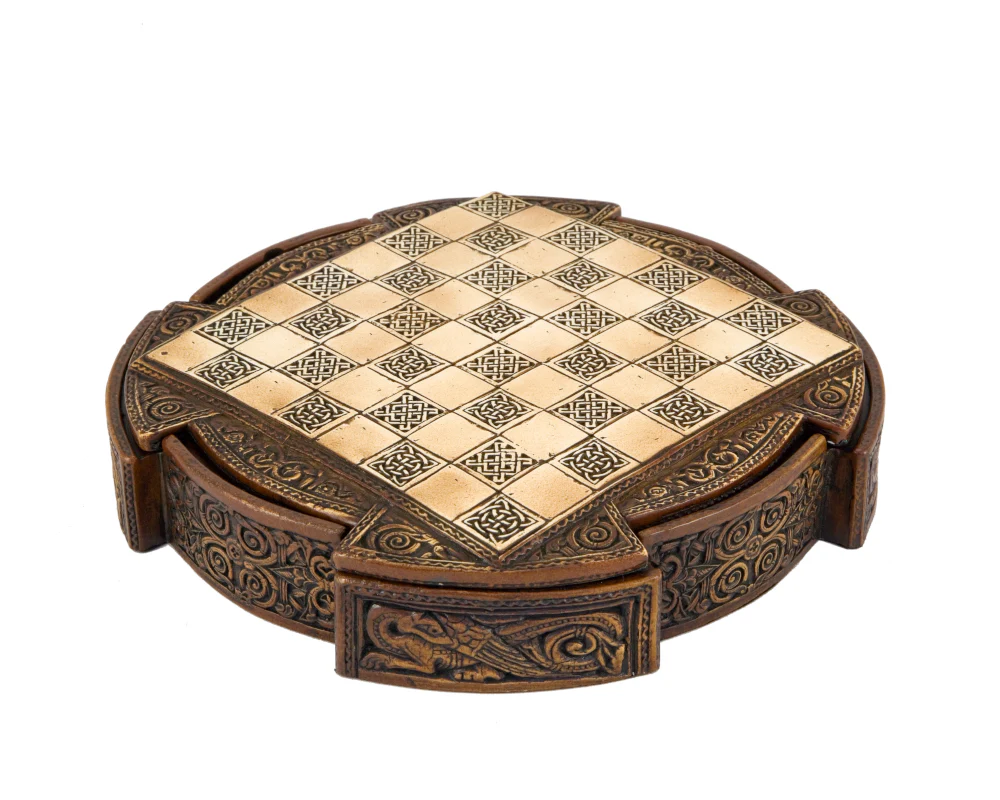 Isle Of Lewis Compact Celtic Chess Set - Image 6