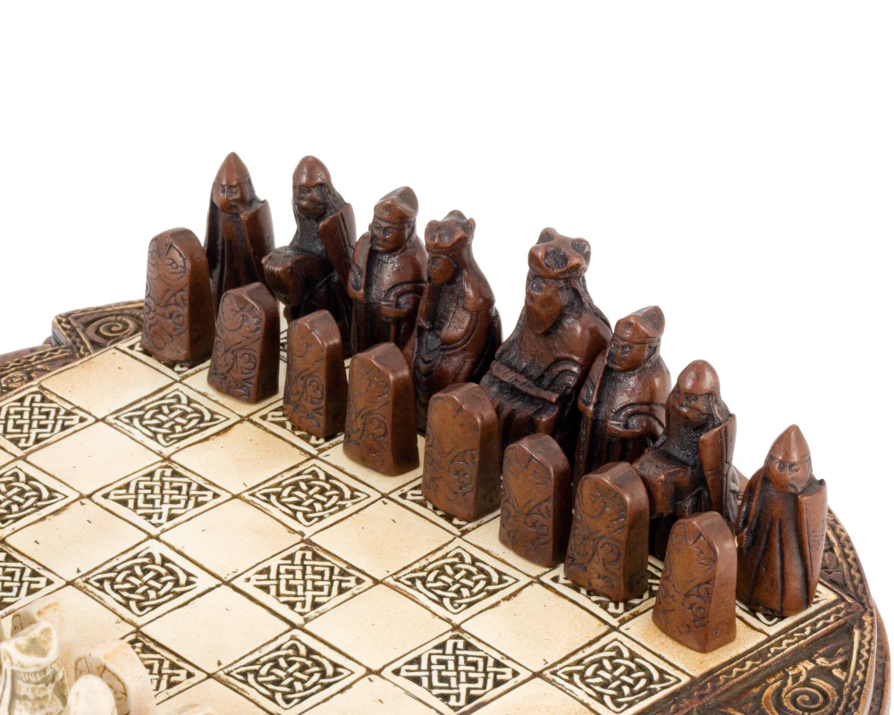 Isle Of Lewis Compact Celtic Chess Set - Image 8