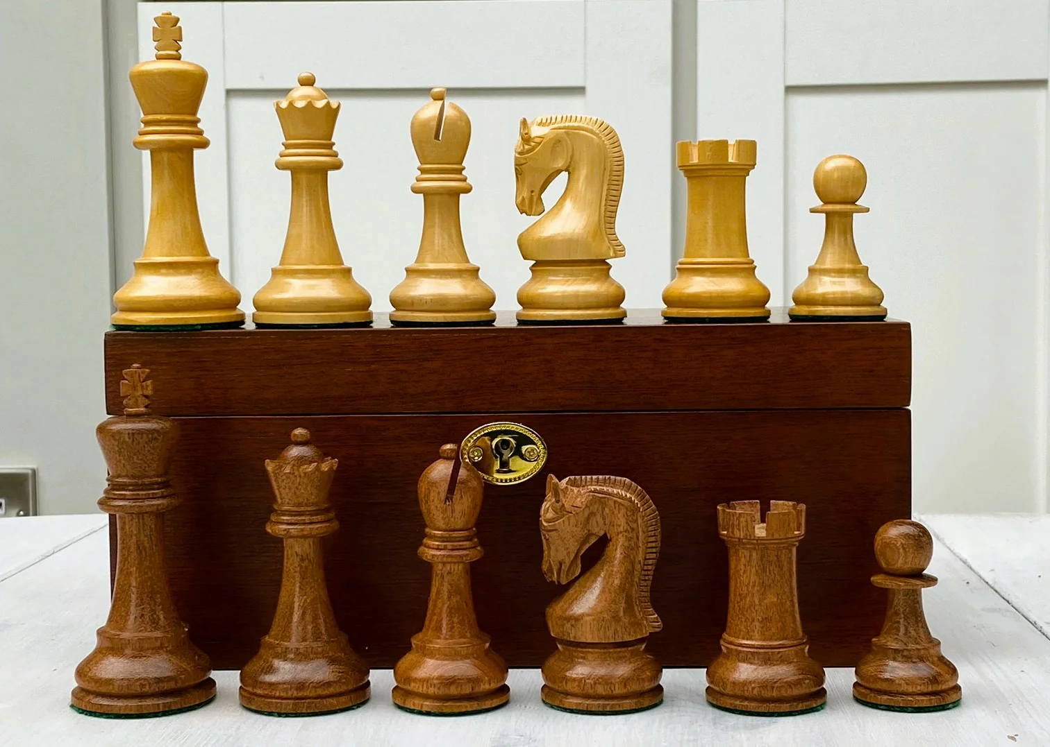 Leningrad Acacia Chess Pieces & Mahogany Box - Image 2
