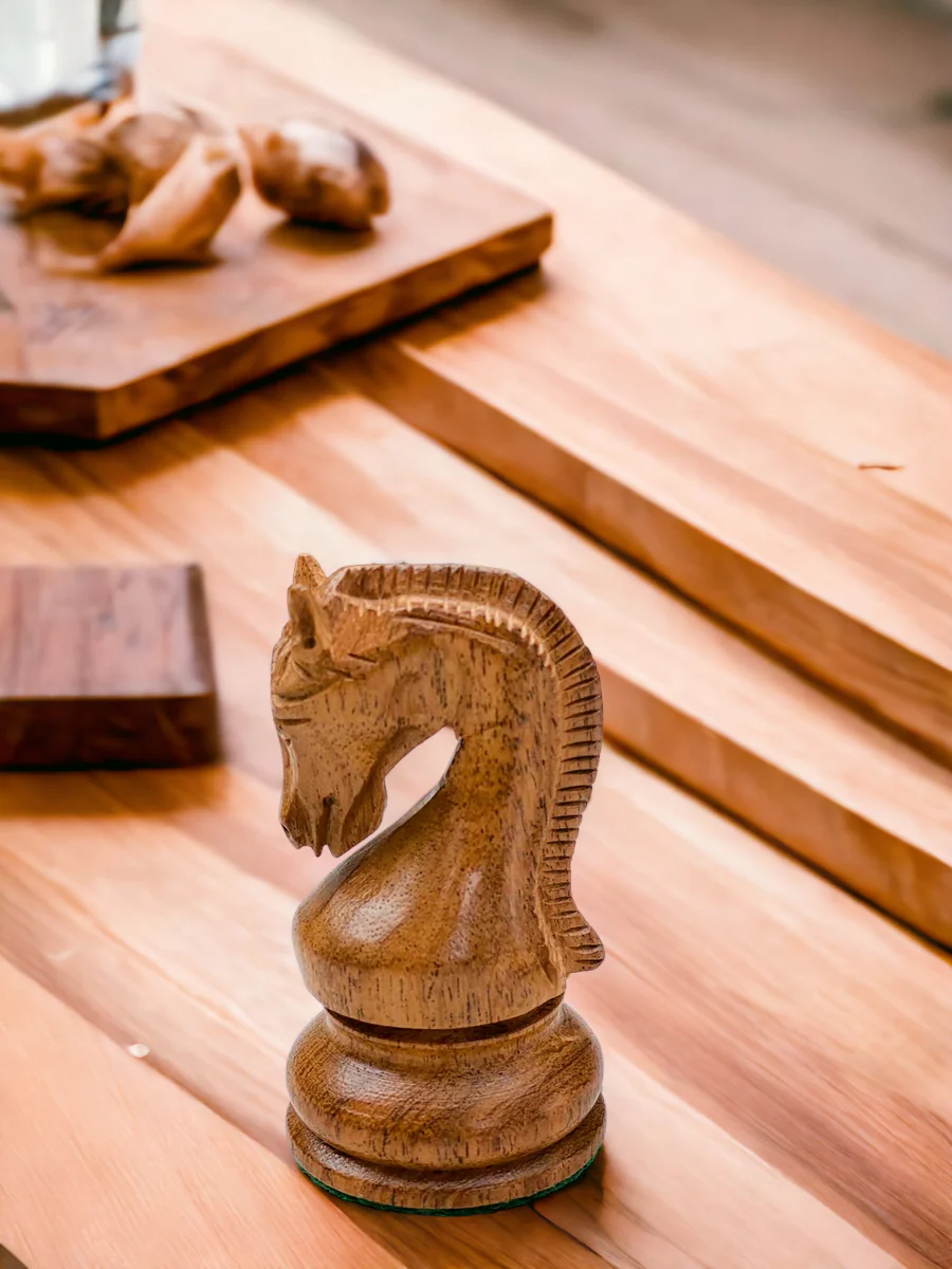 Leningrad Acacia Chess Pieces & Mahogany Box - Image 5