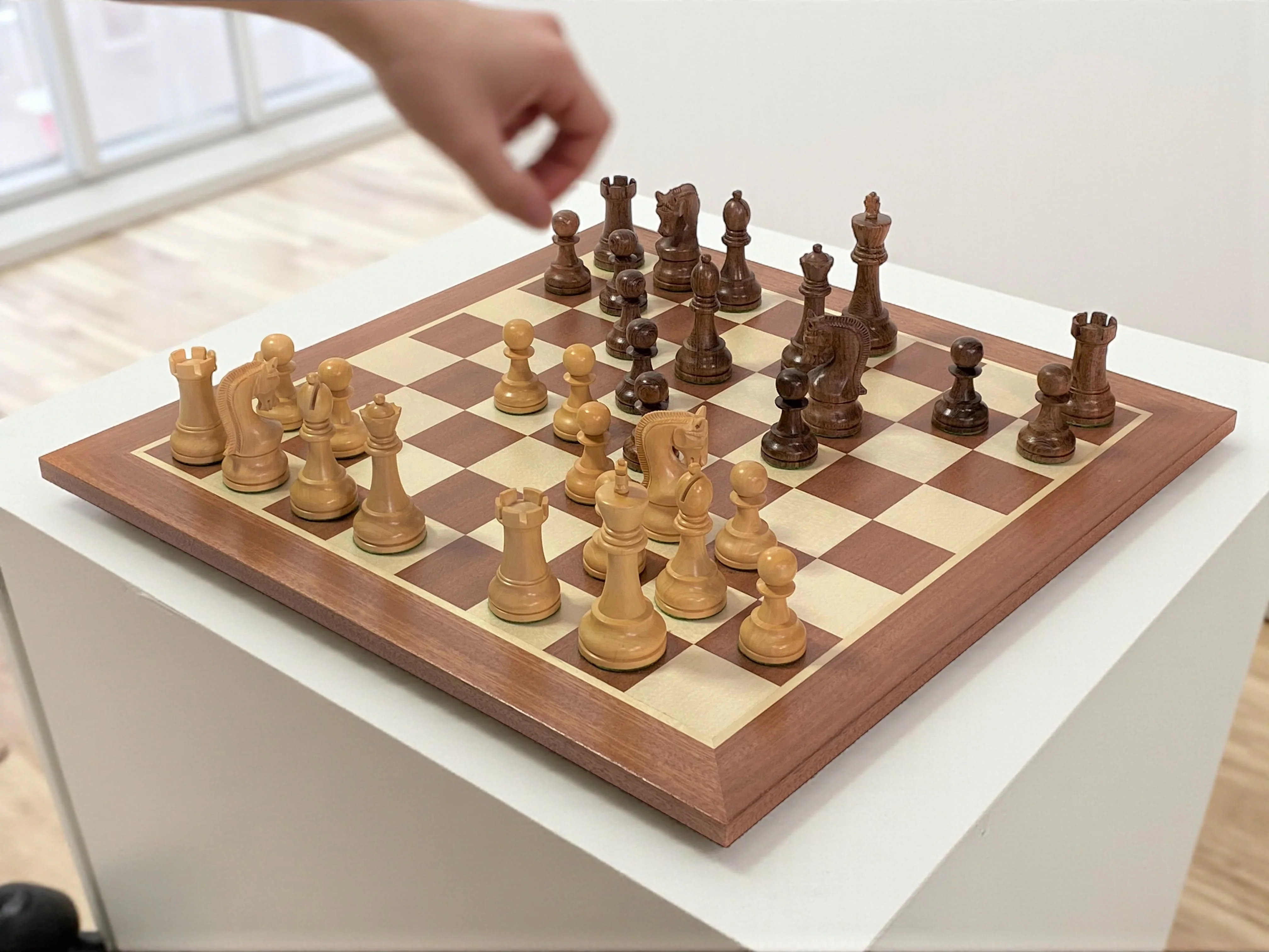 Leningrad Acacia Pieces, 19” Mahogany Board & Chess Box - Image 4