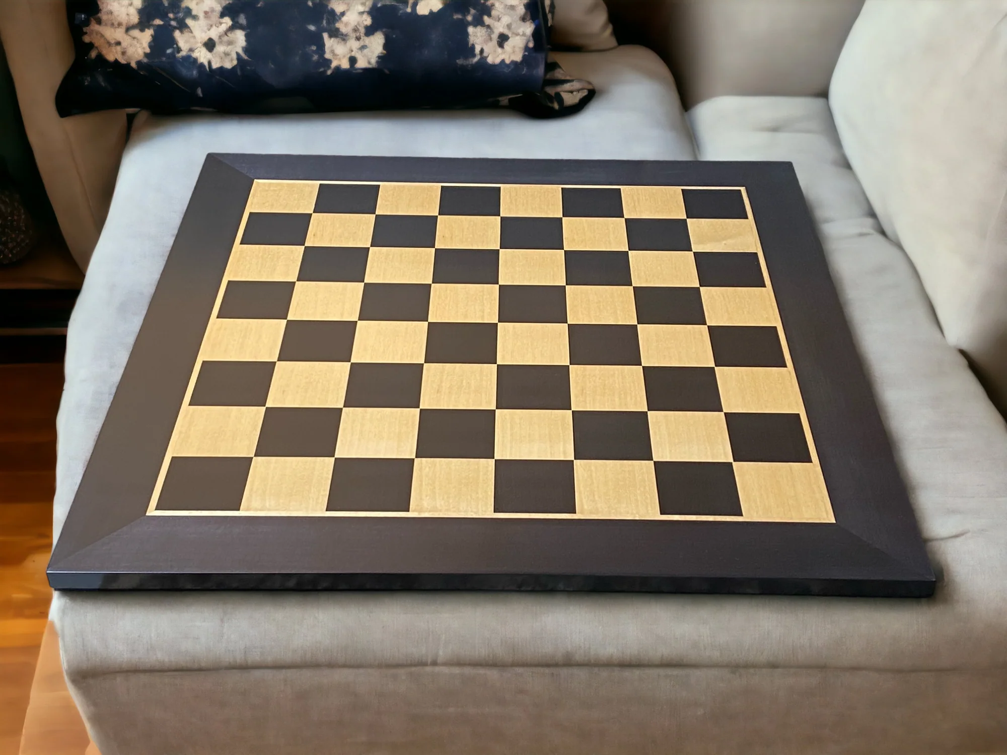 4" Leningrad Black Pieces, Anegre Deluxe Board & Vinyl Box - Image 6
