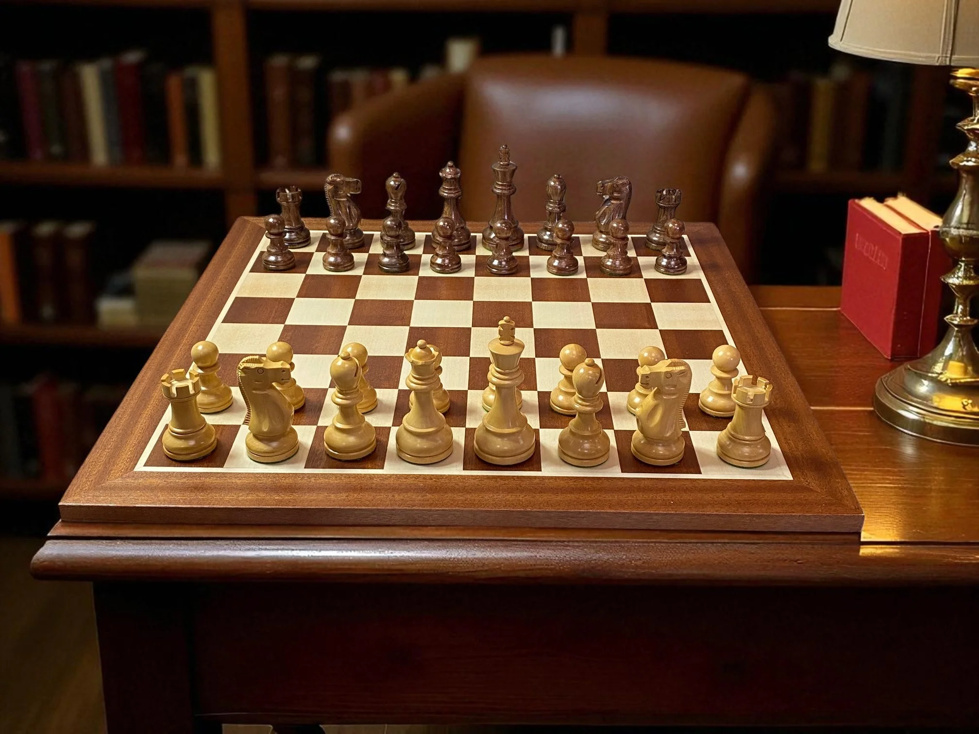 Mahogany Acacia Deluxe Staunton Chess Set - Image 4
