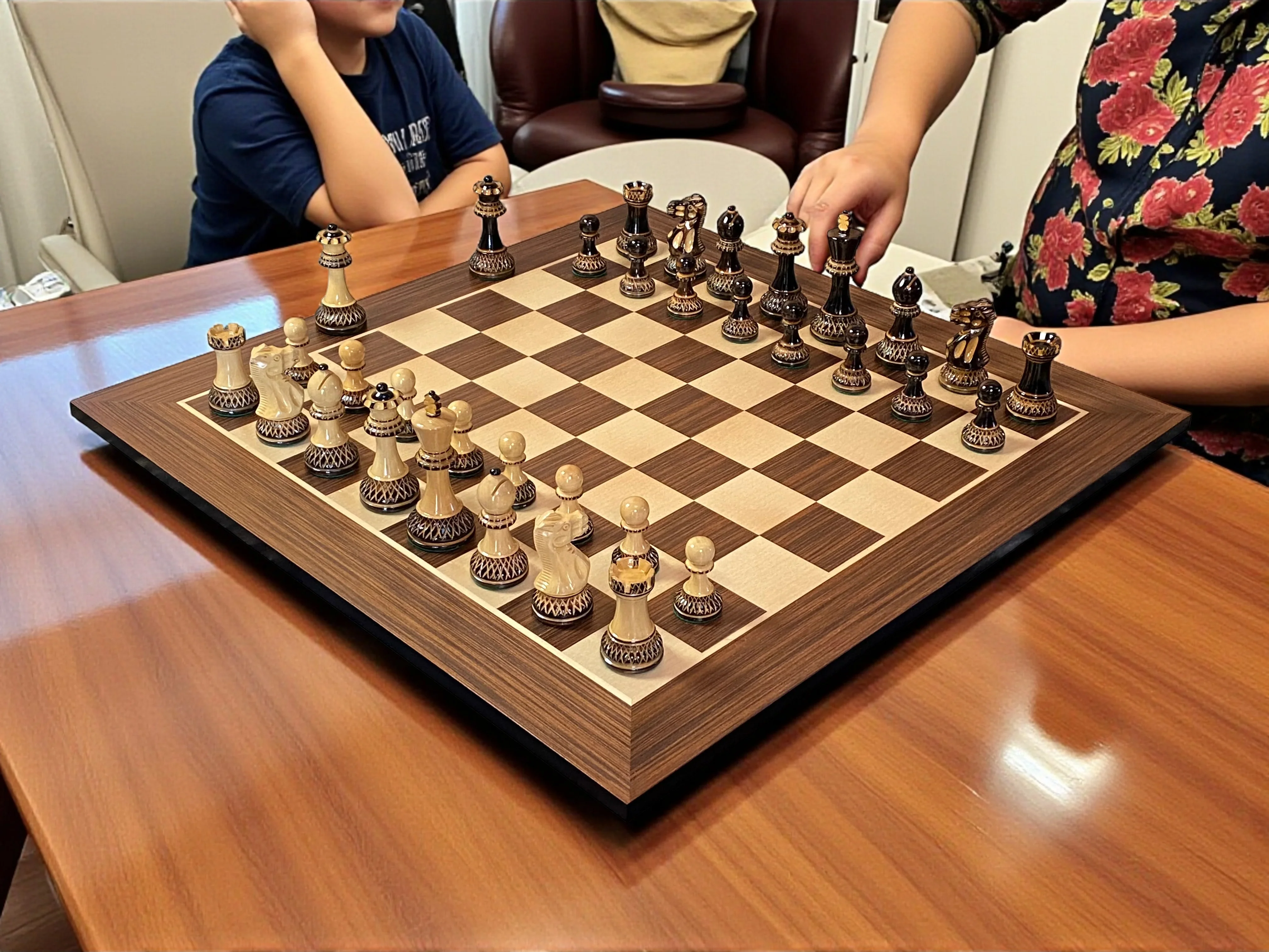 Artistic Parker Chess Pieces 20" Wenge Chessboard and Vinyl Box - Image 3