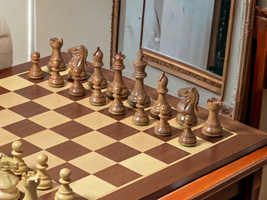Queens Gambit Acacia Pieces 19" Mahogany Chessboard & Mahogany Box - Image 3