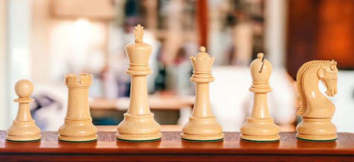 4" Leningrad Staunton Boxwood & Black Chess Pieces - Image 5