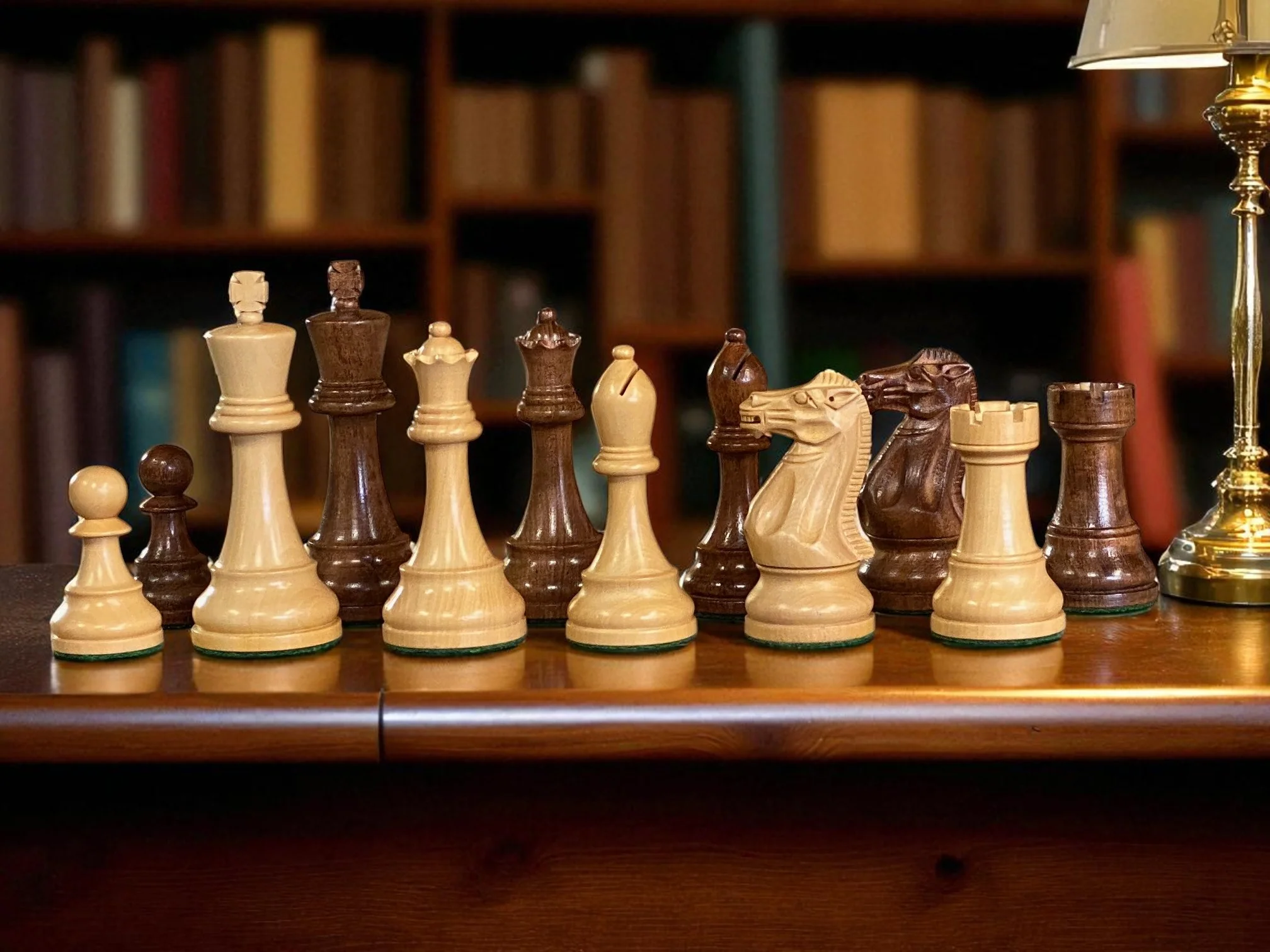 Staunton Winchester 4 Inch Acacia & Boxwood Chessmen - Image 3