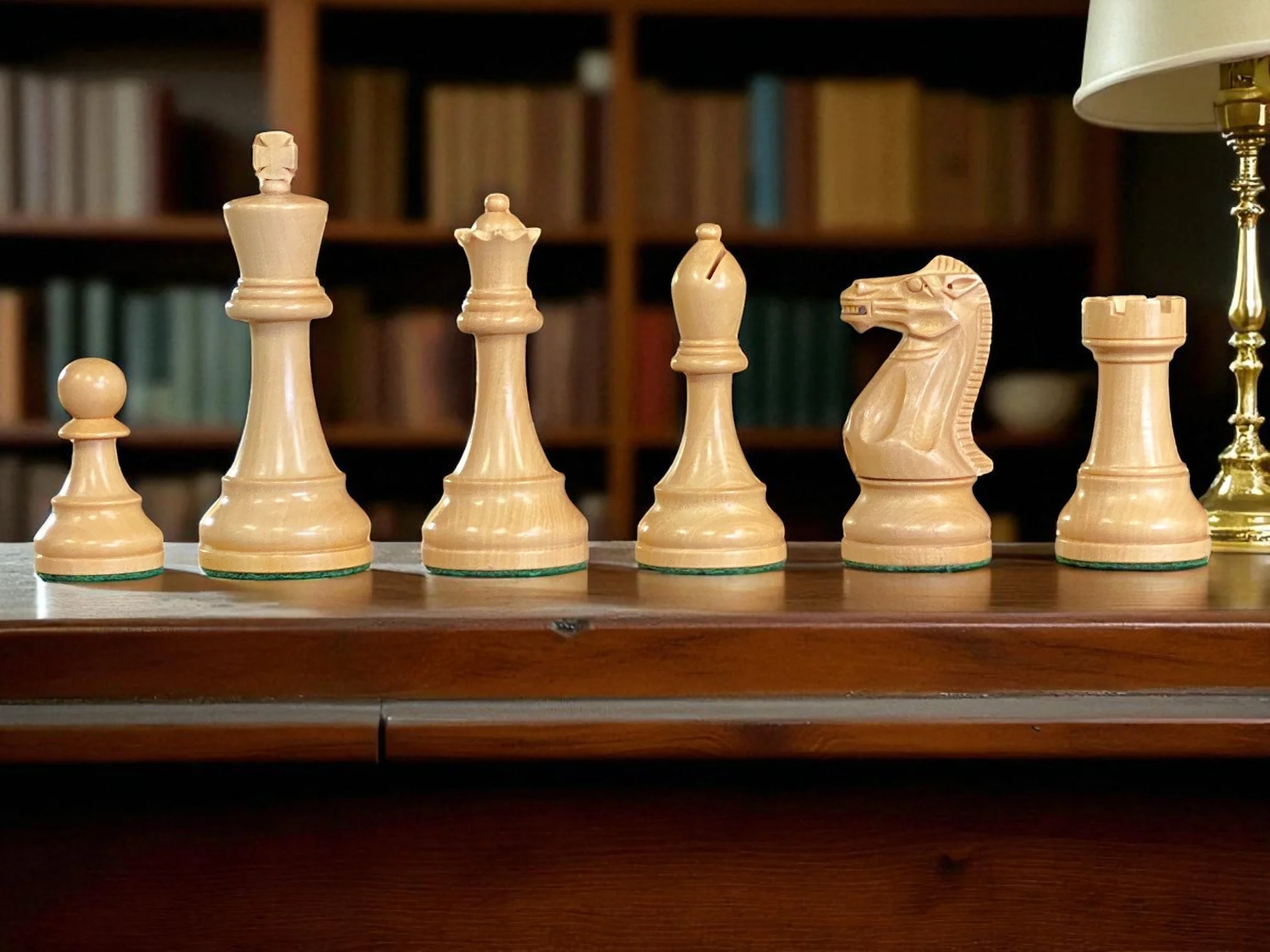 Staunton Winchester 4 Inch Acacia & Boxwood Chessmen - Image 8